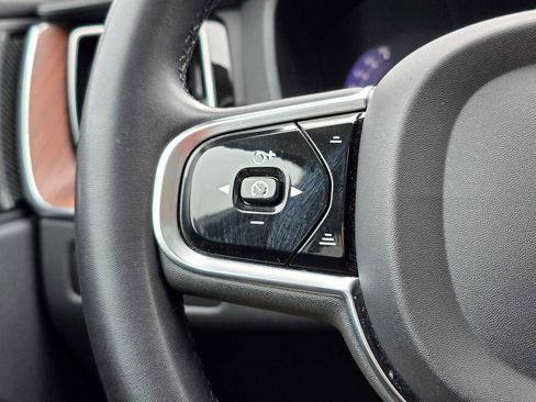 Certified 2023 Volvo XC60 B5 Ultimate image 30