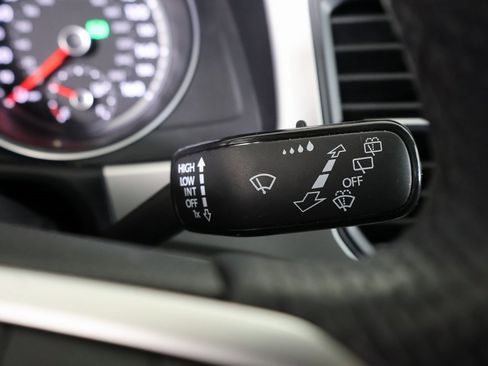 Used 2021 Volkswagen Atlas SE w/ Panoramic Sunroof Package image 32