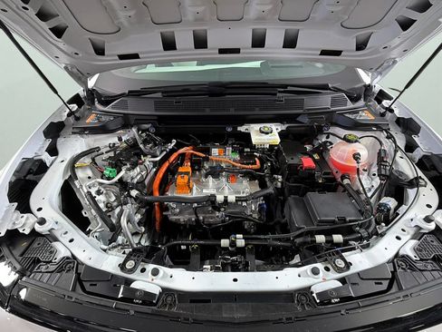 Certified 2025 Chevrolet Equinox EV LT w/ Convenience Package II FWD image 36