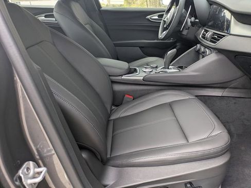 New 2025 Alfa Romeo Giulia AWD w/ Driving Assist Package image 19