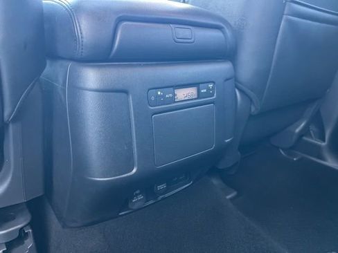 Used 2023 Nissan Armada SL w/ Captain's Chairs Package image 40