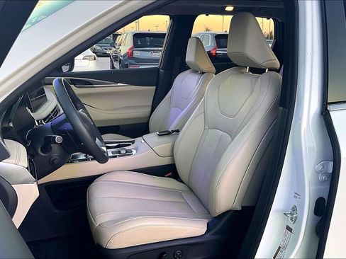Certified 2025 INFINITI QX60 Luxe image 32