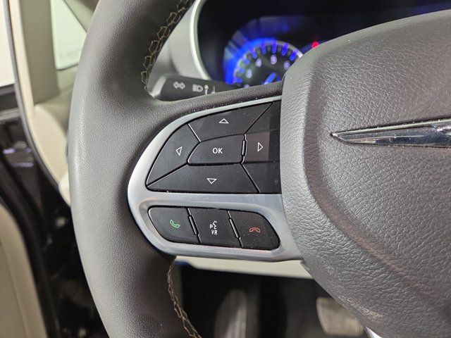 Used 2024 Chrysler Pacifica Touring-L FWD image 23