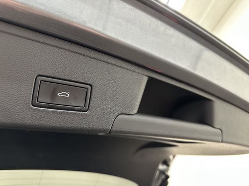 Used 2024 Volkswagen Atlas Cross Sport SE image 30