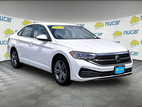 Used 2024 Volkswagen Jetta SE FWD image 1