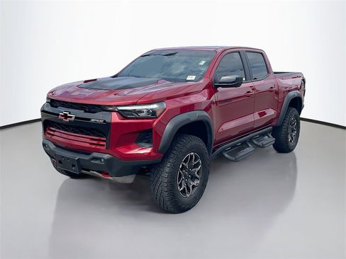 Used 2024 Chevrolet Colorado ZR2 w/ Technology Package image 3