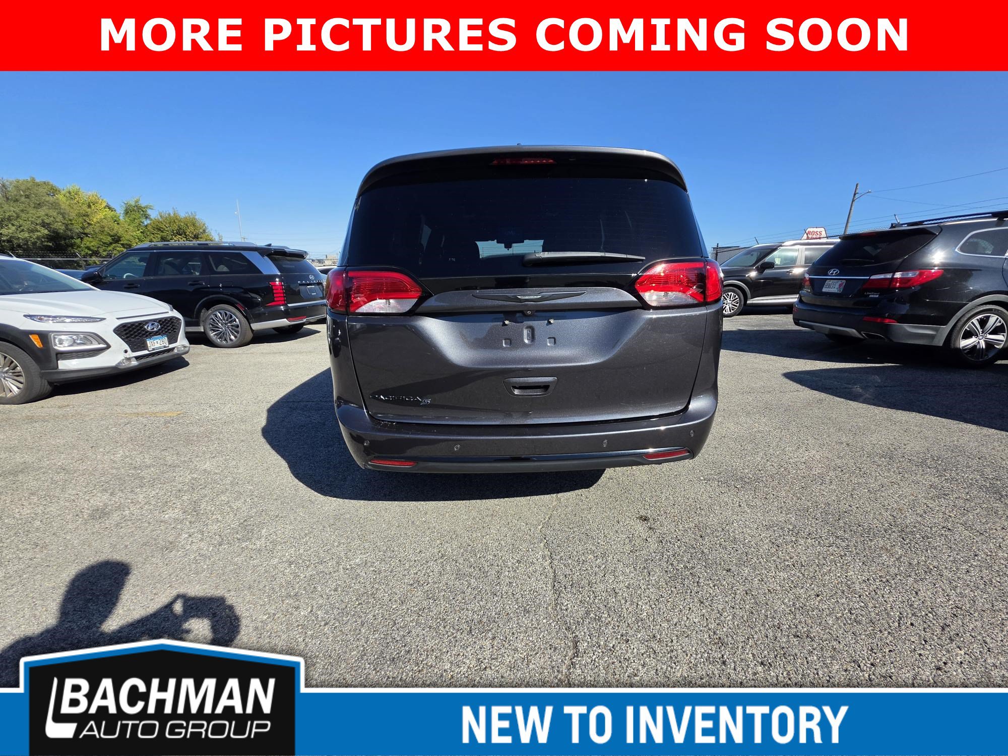 Used 2018 Chrysler Pacifica Touring Plus w/ S Appearance Package FWD image 5