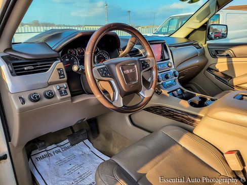 Used 2015 GMC Yukon XL SLT w/ Open Road Package image 8
