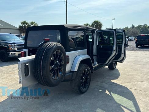 Used 2023 Jeep Wrangler Unlimited Sahara w/ Cold Weather Group AWD/4WD image 17