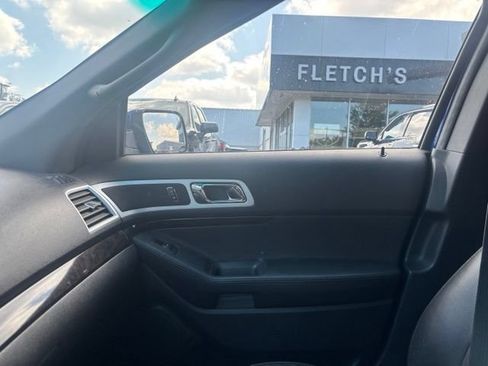 Used 2014 Ford Explorer Limited w/ Equipment Group 302A AWD/4WD image 13