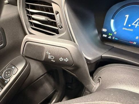 Used 2025 Ford Escape Platinum AWD/4WD image 29