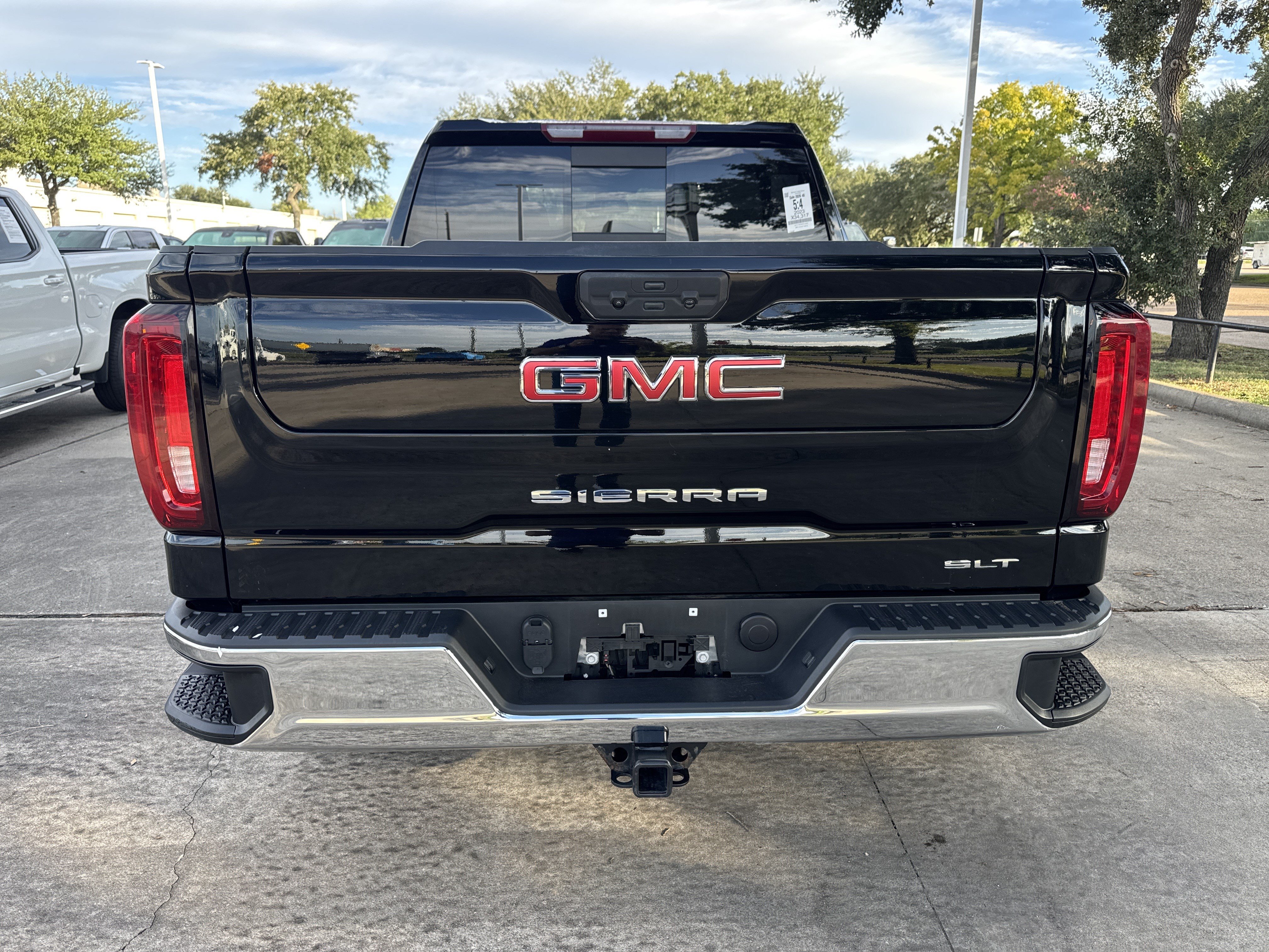 Used 2023 GMC Sierra 1500 SLT w/ SLT Premium Package AWD/4WD image 11