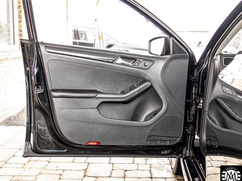 Used 2015 Volkswagen Jetta TDI SEL image 30