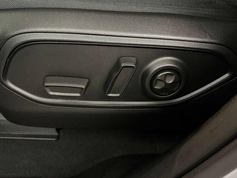 Used 2023 Jeep Grand Cherokee 4WD 4xe image 15