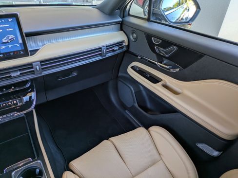 Used 2023 Lincoln Corsair Reserve w/ Equipment Group 202A image 13