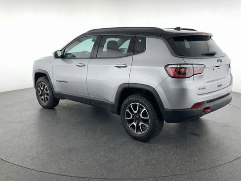 Used 2025 Jeep Compass Trailhawk AWD/4WD image 6