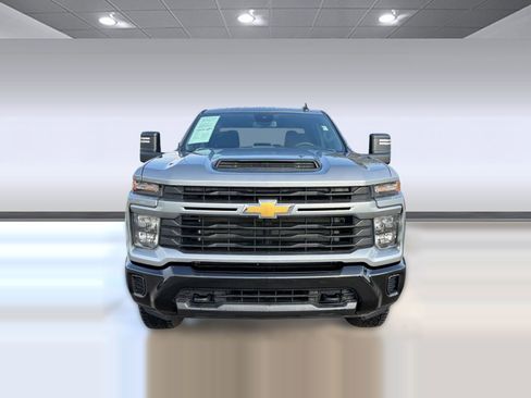 Used 2024 Chevrolet Silverado 2500 Custom w/ Custom Value Package image 5