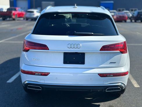 Used 2023 Audi Q5 2.0T Premium w/ Convenience Package image 5