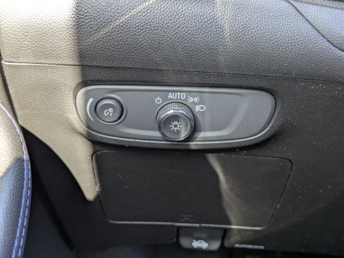 Used 2025 Buick Encore GX Sport Touring w/ Advanced Technology Package FWD image 36