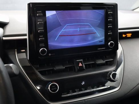 Used 2021 Toyota Corolla LE image 16