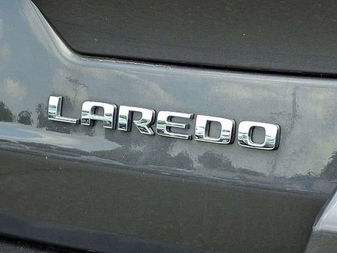 Used 2023 Jeep Grand Cherokee Laredo image 38