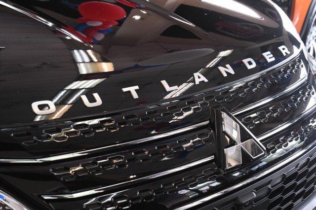 Used 2025 Mitsubishi Outlander SEL AWD/4WD image 7
