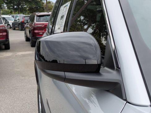 New 2025 Jeep Grand Cherokee Laredo X w/ Luxury Tech Group I image 12