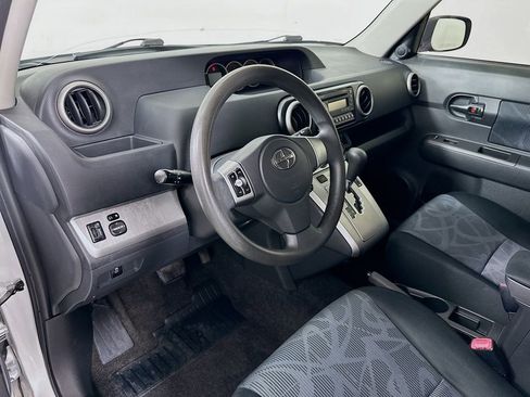 Used 2011 Scion xB image 9
