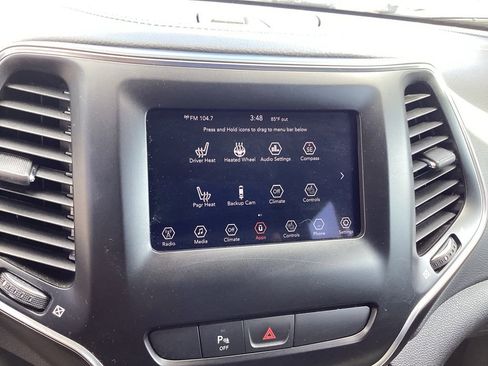 Used 2019 Jeep Cherokee Latitude Plus w/ Cold Weather Group AWD/4WD image 13