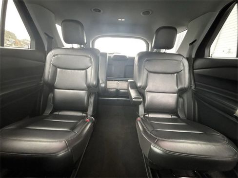 Used 2022 Ford Explorer XLT w/ Equipment Group 202A image 25