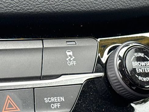 Used 2022 Chrysler Voyager LX FWD image 42