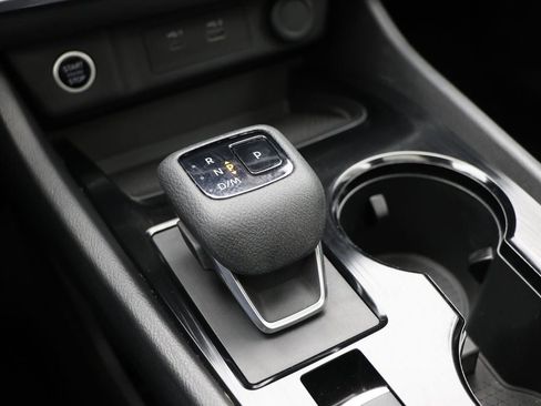 Used 2023 Nissan Rogue SV w/ SV Premium Package image 25