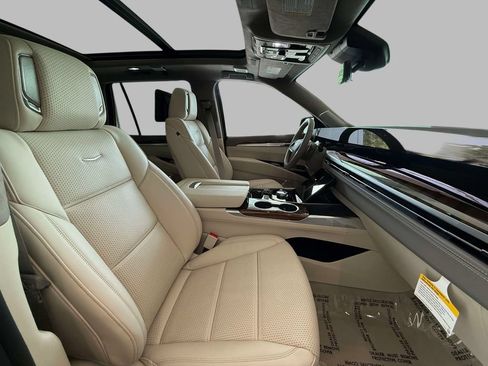 Used 2026 Cadillac Escalade Platinum Sport w/ LPO, ONYX Package AWD/4WD image 13
