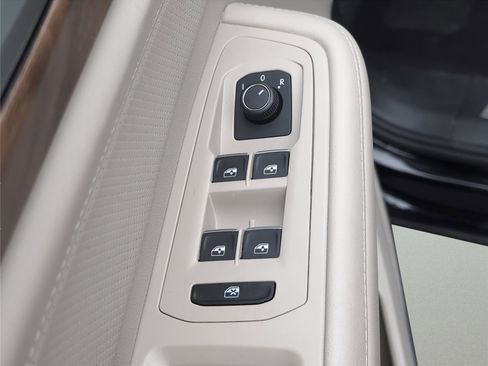 Used 2026 Volkswagen Atlas SE FWD image 13