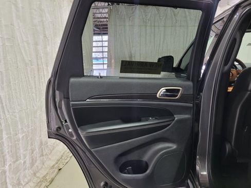 Used 2016 Jeep Grand Cherokee Limited image 54