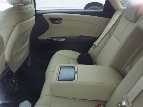 Used 2018 Toyota Avalon Limited image 7