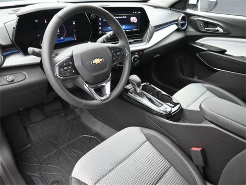 New 2026 Chevrolet Trax LT image 17