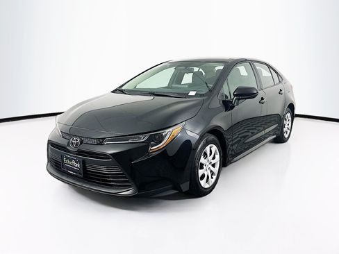 Used 2024 Toyota Corolla LE FWD image 3
