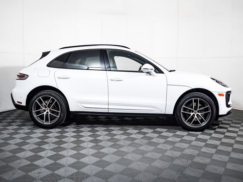 Used 2023 Porsche Macan image 12
