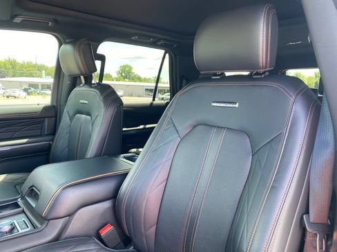 Used 2024 Ford Expedition Max Platinum AWD/4WD image 12