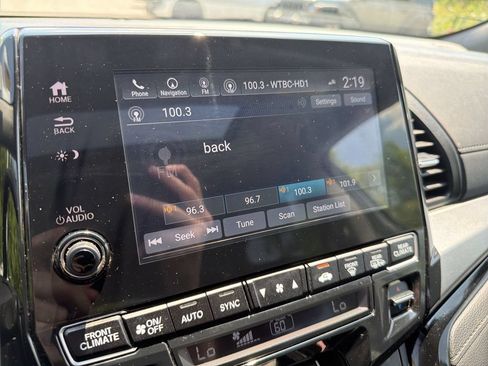 Used 2023 Honda Odyssey Touring image 12