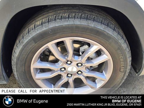 Used 2024 GMC Terrain SLT AWD/4WD image 9