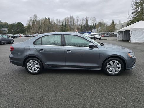 Used 2017 Volkswagen Jetta S image 6