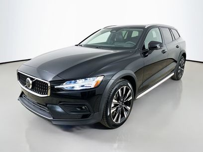 New 2026 Volvo V60 B5 Cross Country Ultra w/ Climate Package