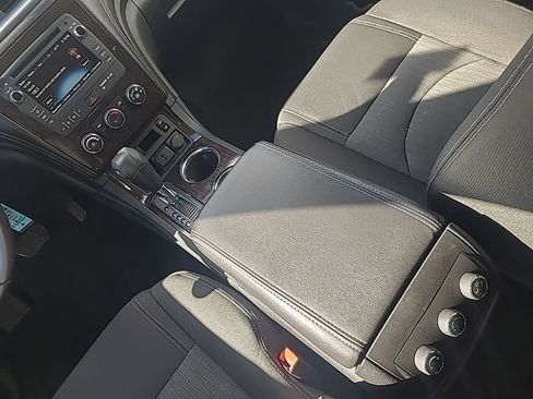 Used 2016 Chevrolet Traverse LT w/ Style and Technology Package image 14