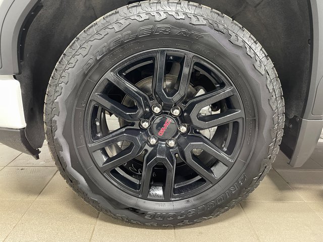 Used 2024 GMC Sierra 1500 Elevation w/ LPO, Elevation Black Package AWD/4WD image 7
