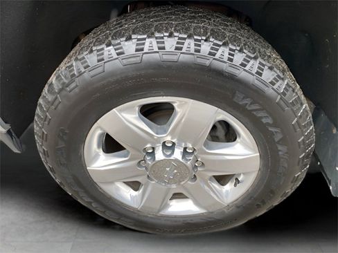 Used 2020 Chevrolet Silverado 3500 LTZ w/ LTZ Convenience Package image 38