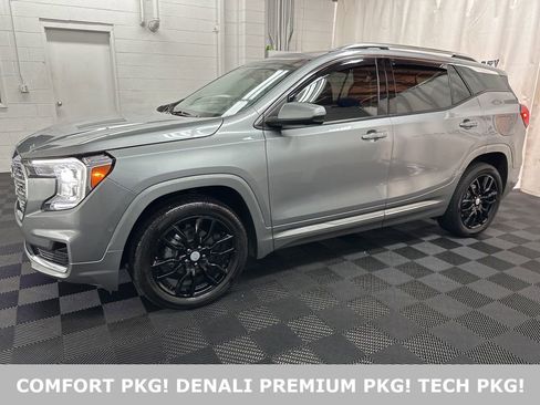 Used 2024 GMC Terrain Denali w/ Denali Premium Package AWD/4WD image 1