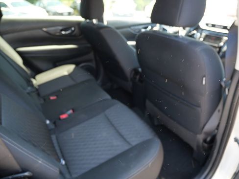 Used 2019 Nissan Rogue SV AWD/4WD image 29