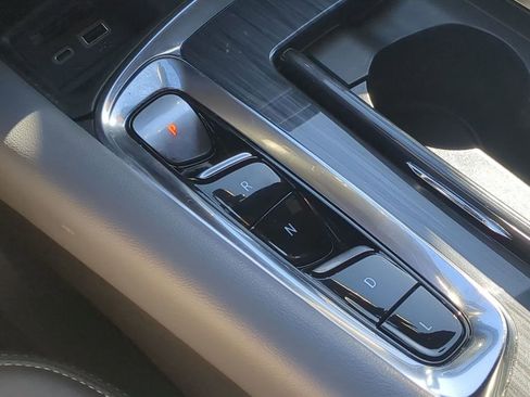 Used 2024 Buick Enclave Premium image 16